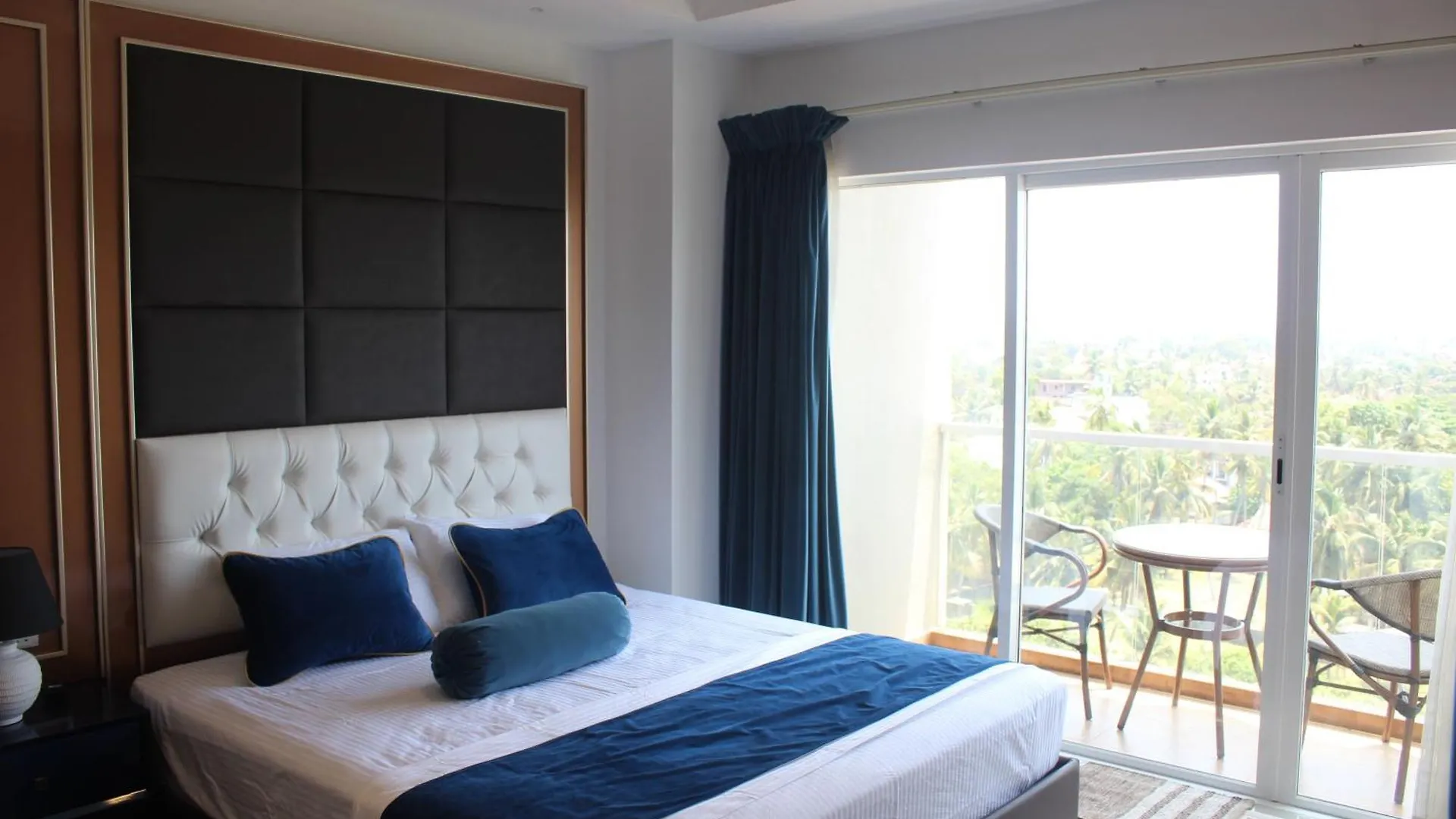 Sea View - Luxury Apartments By Tyronne Negombo
